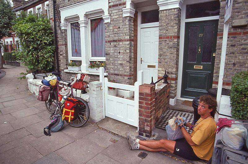 WT 2700 333-07 UK 1992-1.jpg